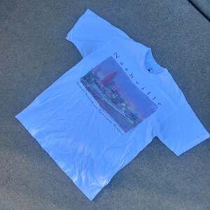 Vintage 90s Nashville Tennessee USA Embroidered T Shirt